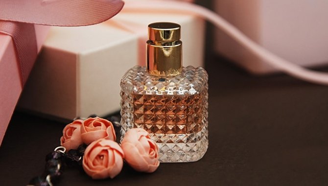 How to Use 30ml Perfume Bottle3