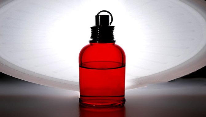 Quality control for red glass perfume bottles